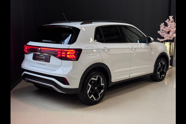 Volkswagen T-Cross 1.5 TSI R-Line DSG | IQ LED | CAMERA | TREKHAAK | NIEUWSTAAT!