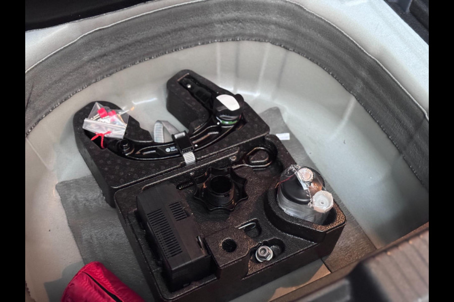 Volkswagen T-Cross 1.5 TSI R-Line DSG | IQ LED | CAMERA | TREKHAAK | NIEUWSTAAT!