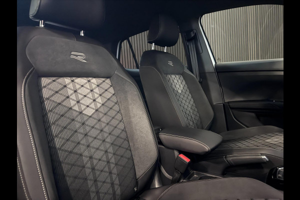 Volkswagen T-Cross 1.5 TSI R-Line DSG | IQ LED | CAMERA | TREKHAAK | NIEUWSTAAT!