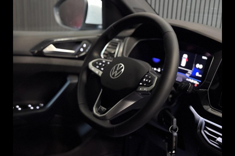 Volkswagen T-Cross 1.5 TSI R-Line DSG | IQ LED | CAMERA | TREKHAAK | NIEUWSTAAT!
