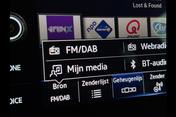 Volkswagen T-Cross 1.5 TSI R-Line DSG | IQ LED | CAMERA | TREKHAAK | NIEUWSTAAT!