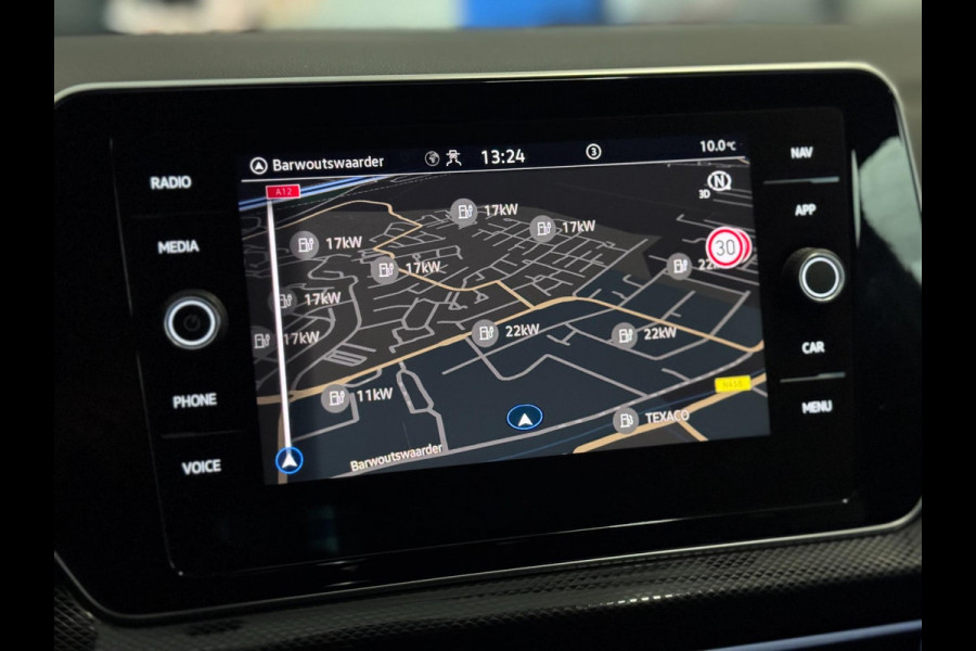 Volkswagen T-Cross 1.5 TSI R-Line DSG | IQ LED | CAMERA | TREKHAAK | NIEUWSTAAT!