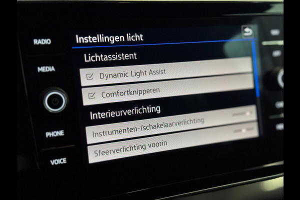 Volkswagen T-Cross 1.5 TSI R-Line DSG | IQ LED | CAMERA | TREKHAAK | NIEUWSTAAT!