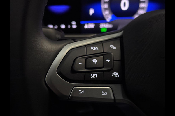 Volkswagen T-Cross 1.5 TSI R-Line DSG | IQ LED | CAMERA | TREKHAAK | NIEUWSTAAT!