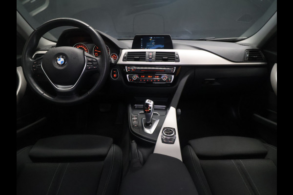 BMW 3 Serie Touring 318i Corporate Lease Executive [CRUISE CONTROL, BLUETOOTH TELEFOON, PDC V+A, AUTOMATISCHE AIRCO, ELEKTRISCHE ACHTERKLEP, BMW LED, NIEUWSTAAT]