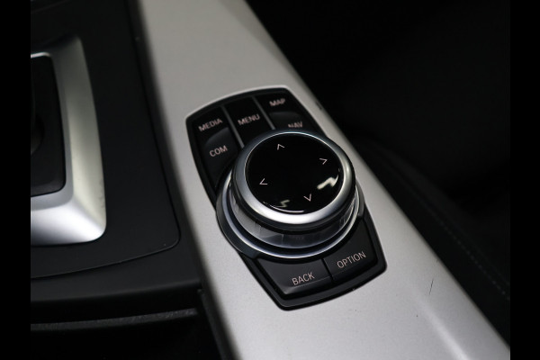 BMW 3 Serie Touring 318i Corporate Lease Executive [CRUISE CONTROL, BLUETOOTH TELEFOON, PDC V+A, AUTOMATISCHE AIRCO, ELEKTRISCHE ACHTERKLEP, BMW LED, NIEUWSTAAT]