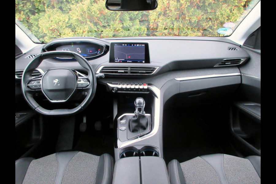 Peugeot 3008 1.2 PureTech Premium*Navi*360Cam*19inch*