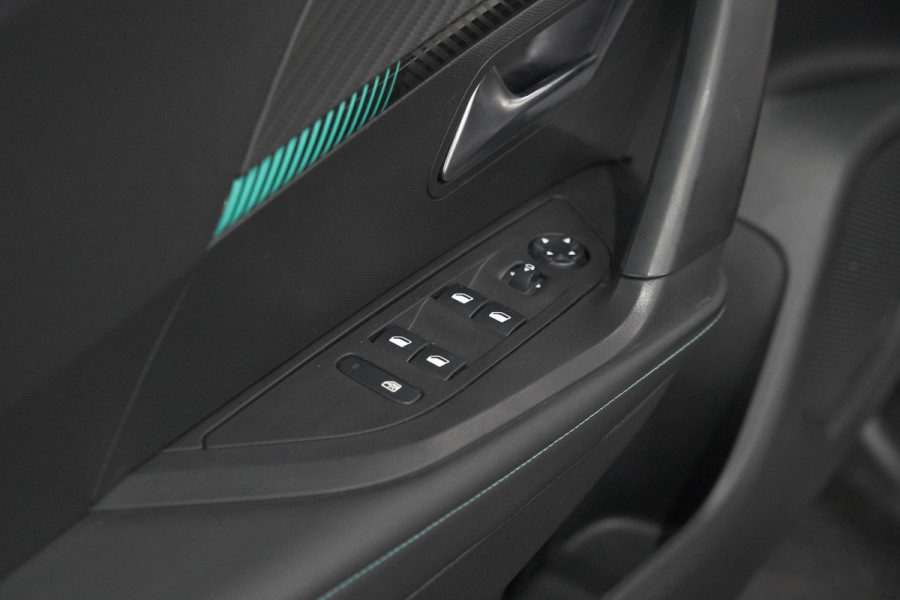 Peugeot 2008 PureTech 130 EAT8 Allure Pack | Stoelverwarming | Adaptieve Cruise Control | Camera