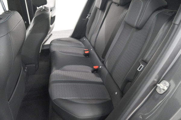 Peugeot 2008 PureTech 130 EAT8 Allure Pack | Stoelverwarming | Adaptieve Cruise Control | Camera