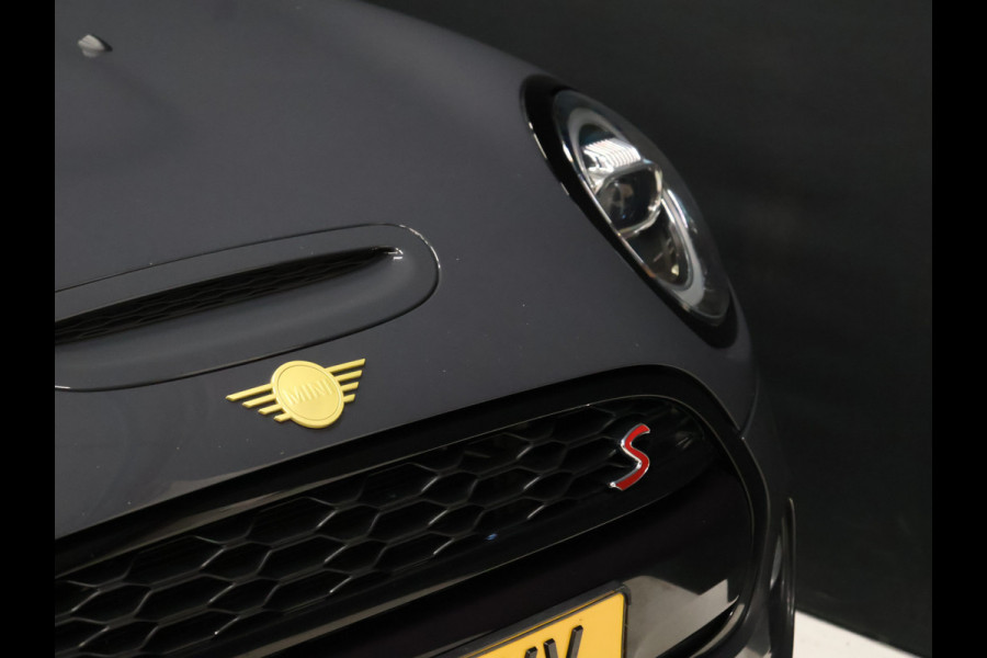 MINI Mini 2.0 Cooper S Chili FULL OPTION [SCHUIFKANTELDAK, APPLE CARPLAY, HARMAN/KARDON, HUD, ACHTERUITRIJCAMERA, ADAPTIVE CRUISE CONTROL, PDC V+A, STOELVERWARMING, AUTOMATISCHE AIRCO, NIEUWSTAAT]