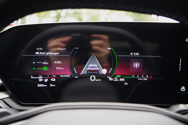 Audi A6 Avant 2.0 e-Hybrid 367 PK Plug-In Quattro Competition S-Line Edition, Luchtvering, Trekhaak, Panoramadak