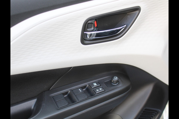 Suzuki Swift 1.2 Select Smart Hybrid CAMERA | CARPLAY | ADAPCRUISE | DAB | CLIMATE | LED | STOELVERW | NAVI | KEYLESS