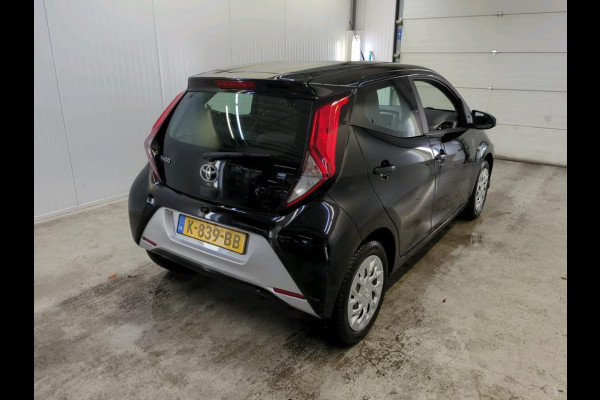 Toyota Aygo 1.0 VVT-i X-Play 5-DRS Airco DAB+ Carplay Navi X-Play Pack Achteruitrij Camera