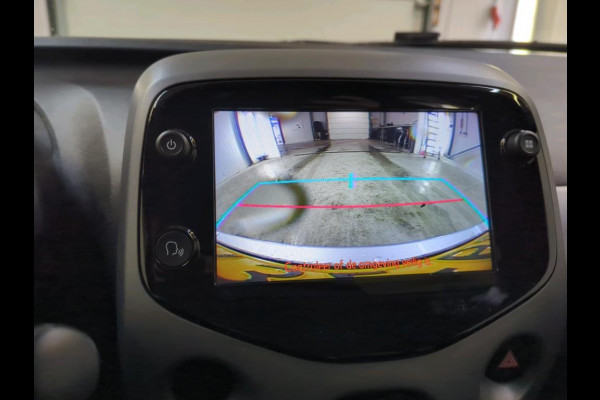 Toyota Aygo 1.0 VVT-i X-Play 5-DRS Airco DAB+ Carplay Navi X-Play Pack Achteruitrij Camera