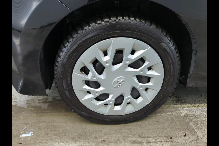 Toyota Aygo 1.0 VVT-i X-Play 5-DRS Airco DAB+ Carplay Navi X-Play Pack Achteruitrij Camera