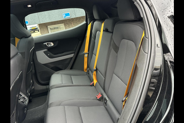 Polestar 2 Long Range Dual Motor Plus Pilot78kWh VAN: €32.900,- VOOR: €28.877,- UW EINDEJAARSVOORDEEL: €4.023,- | AWD Performance Pack | stoel + stuurwielwarming | 360 camera | Panorama dak | elect stoelen met geheugen | elect trekhaak |20 inch |  Rijklaar geleverd met 12 mnd bovag garantie |