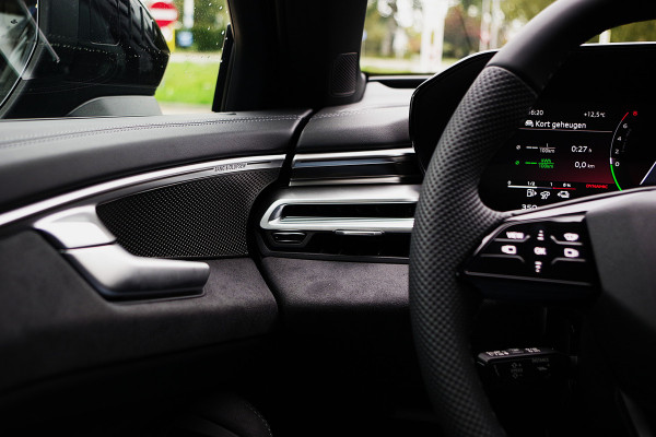 Audi A6 Avant 2.0 e-Hybrid 367 PK Plug-In Quattro Competition S-Line Edition, (80.000,- Euro Bijtellingswaarde) Luchtvering, Trekhaak, P