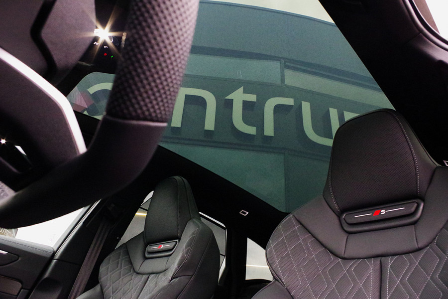 Audi A6 Avant 2.0 e-Hybrid 367 PK Plug-In Quattro Competition S-Line Edition, (80.000,- Euro Bijtellingswaarde) Luchtvering, Trekhaak, P