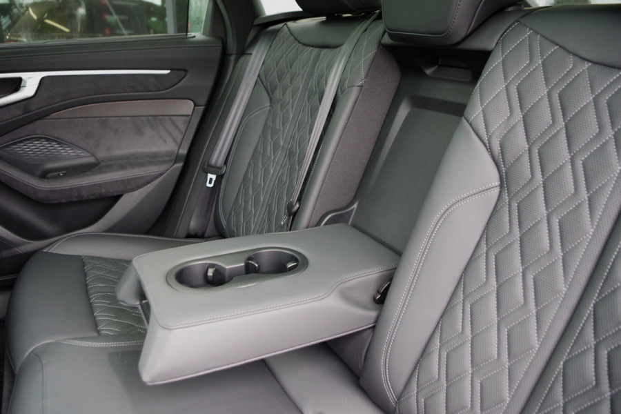 Audi A6 Avant 2.0 e-Hybrid 367 PK Plug-In Quattro Competition S-Line Edition, (80.000,- Euro Bijtellingswaarde) Luchtvering, Trekhaak, P