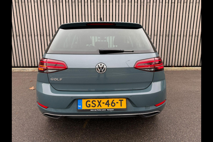 Volkswagen Golf 1.5 TSI Highline Business R / Panoramadak