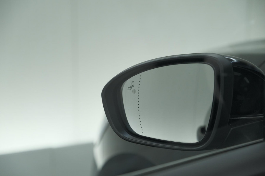 Renault Clio TCe 130 EDC Initiale Paris | Pack Winter | Camera | BOSE Audio | Dodehoekdetectie