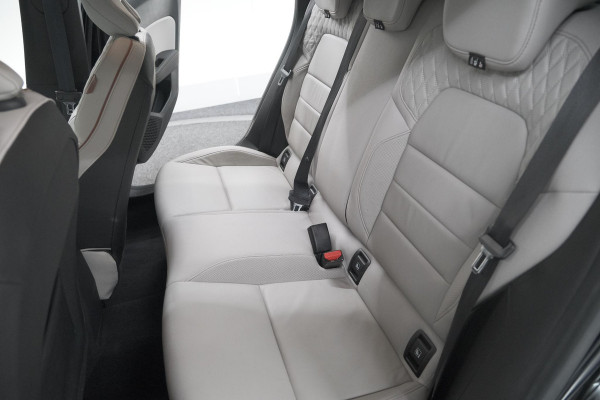 Renault Clio TCe 130 EDC Initiale Paris | Pack Winter | Camera | BOSE Audio | Dodehoekdetectie