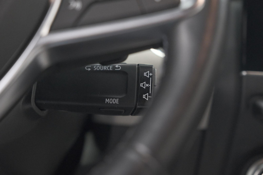 Renault Clio TCe 130 EDC Initiale Paris | Pack Winter | Camera | BOSE Audio | Dodehoekdetectie