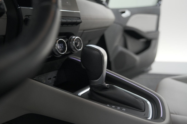 Renault Clio TCe 130 EDC Initiale Paris | Pack Winter | Camera | BOSE Audio | Dodehoekdetectie