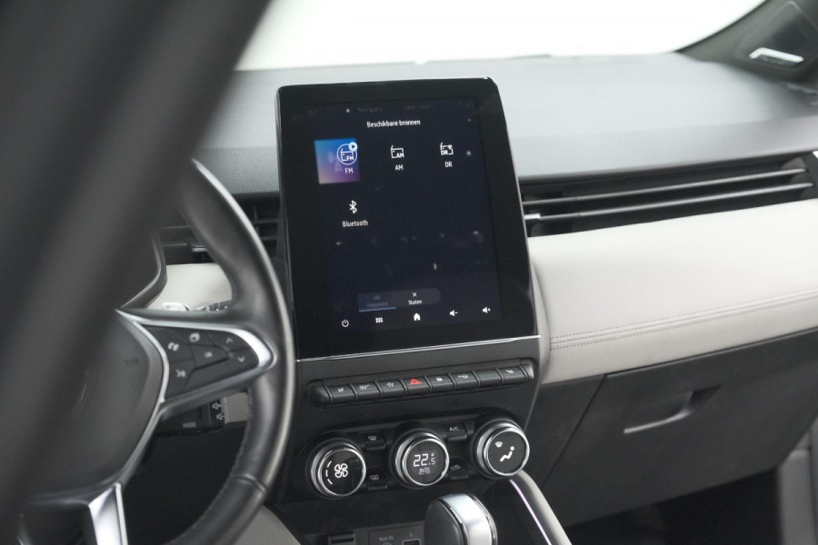 Renault Clio TCe 130 EDC Initiale Paris | Pack Winter | Camera | BOSE Audio | Dodehoekdetectie