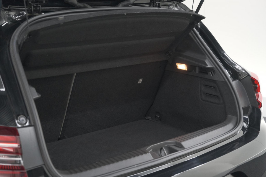 Renault Clio TCe 130 EDC Initiale Paris | Pack Winter | Camera | BOSE Audio | Dodehoekdetectie