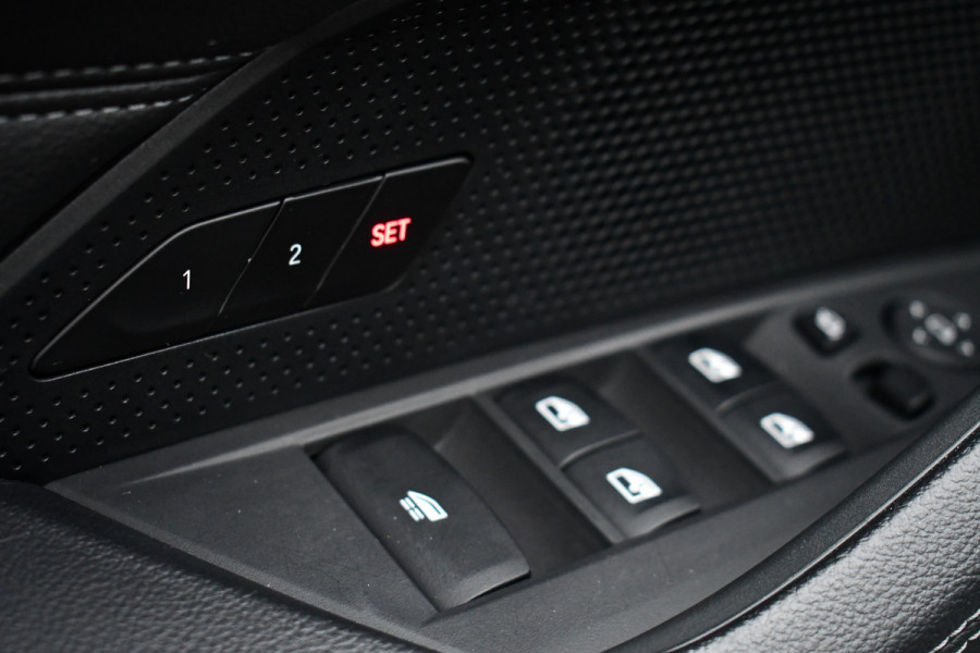 BMW 4 Serie Cabrio 420i M-Sport 19inch Nekverw Adp-demping