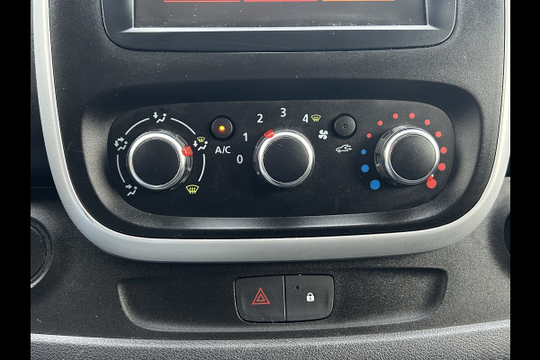 Renault Trafic 2.0 dCi 146 PK AUTOMAAT / L1H1 / 1e EIG. / 55.256 KM !! / AIRCO / CRUISE / NAVI / APPLE CARPLAY / 3-ZITS