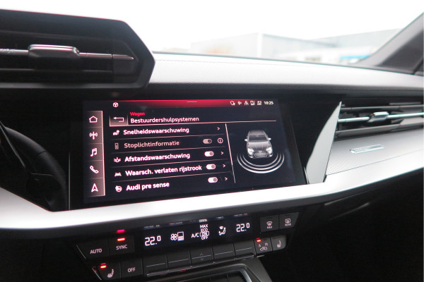 Audi A3 Limousine 35 TFSI 150pk S-Tronic 2x S-Line Edition Virtual cockpit, Stoelverwarming, Privacy glass, DAB+ , Carplay , etc. .