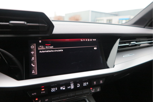 Audi A3 Limousine 35 TFSI 150pk S-Tronic 2x S-Line Edition Virtual cockpit, Stoelverwarming, Privacy glass, DAB+ , Carplay , etc. .