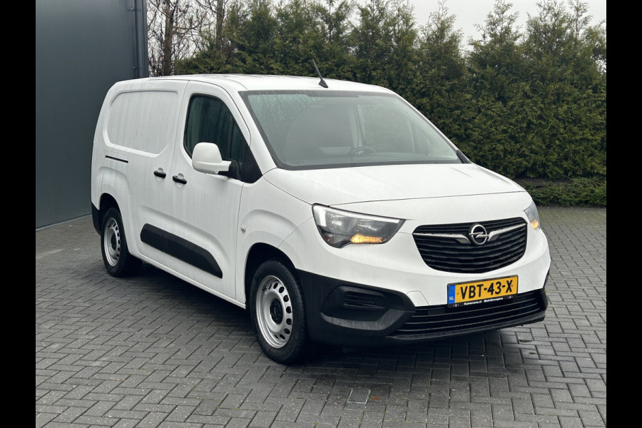 Opel Combo 1.5D 102 PK / L2H1 / 81.776 KM !! / 1e EIG. / SORTIMO INRICHTING / AIRCO / CRUISE / NAVI / APPLE CARPLAY / PDC