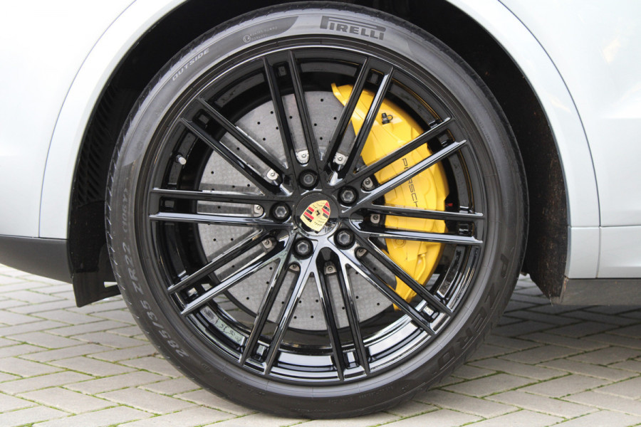 Porsche Cayenne Coupé 4.0 Turbo S E-Hybrid | VOL! | HUD | SOFT-CLOSE | KEYLESS | BOSE | PANO | MEMORY | TREKHAAK | KERAMISCH |