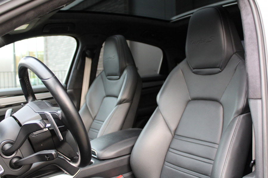 Porsche Cayenne Coupé 4.0 Turbo S E-Hybrid | VOL! | HUD | SOFT-CLOSE | KEYLESS | BOSE | PANO | MEMORY | TREKHAAK | KERAMISCH |
