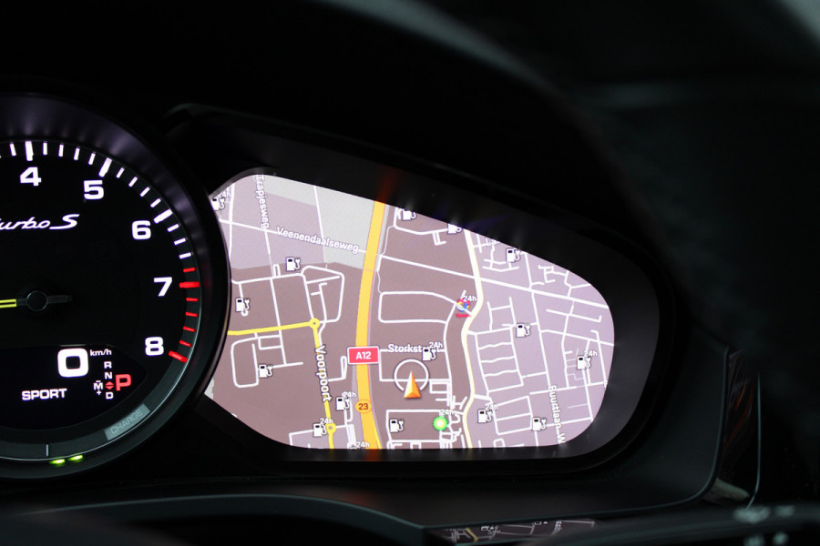 Porsche Cayenne Coupé 4.0 Turbo S E-Hybrid | VOL! | HUD | SOFT-CLOSE | KEYLESS | BOSE | PANO | MEMORY | TREKHAAK | KERAMISCH |