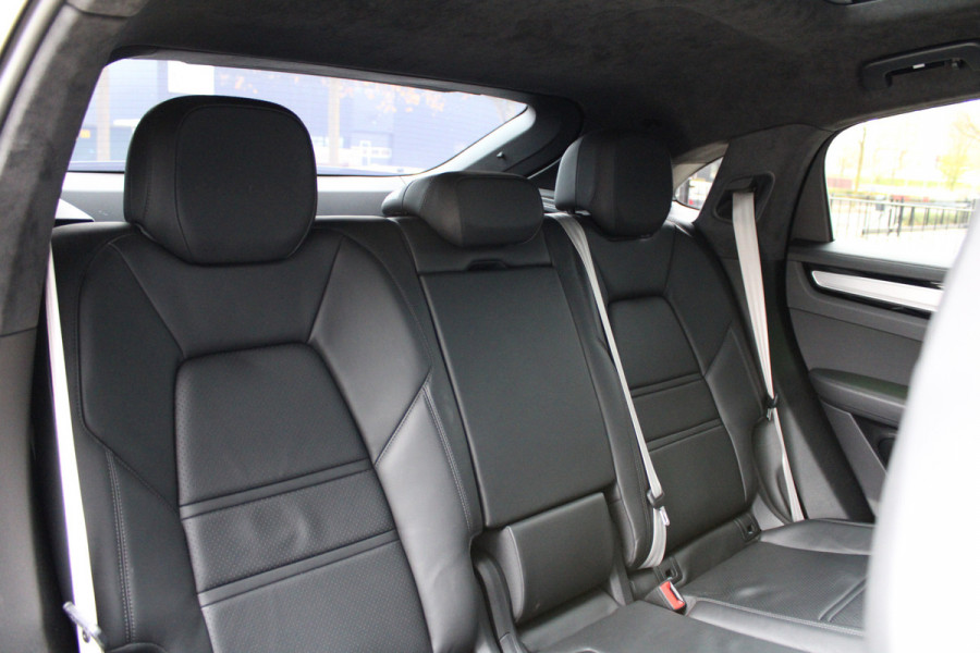 Porsche Cayenne Coupé 4.0 Turbo S E-Hybrid | VOL! | HUD | SOFT-CLOSE | KEYLESS | BOSE | PANO | MEMORY | TREKHAAK | KERAMISCH |