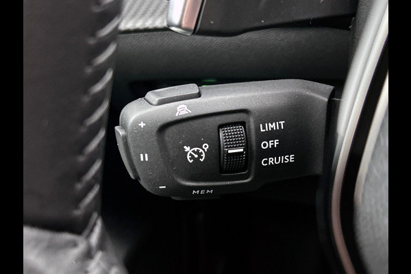 Peugeot 208 1.2 Hybrid 100PK Automaat Allure Navigatie Apple Carplay/Android Auto Airco Parkeer sensoren Cruise Control Lichtmetalen Velgen