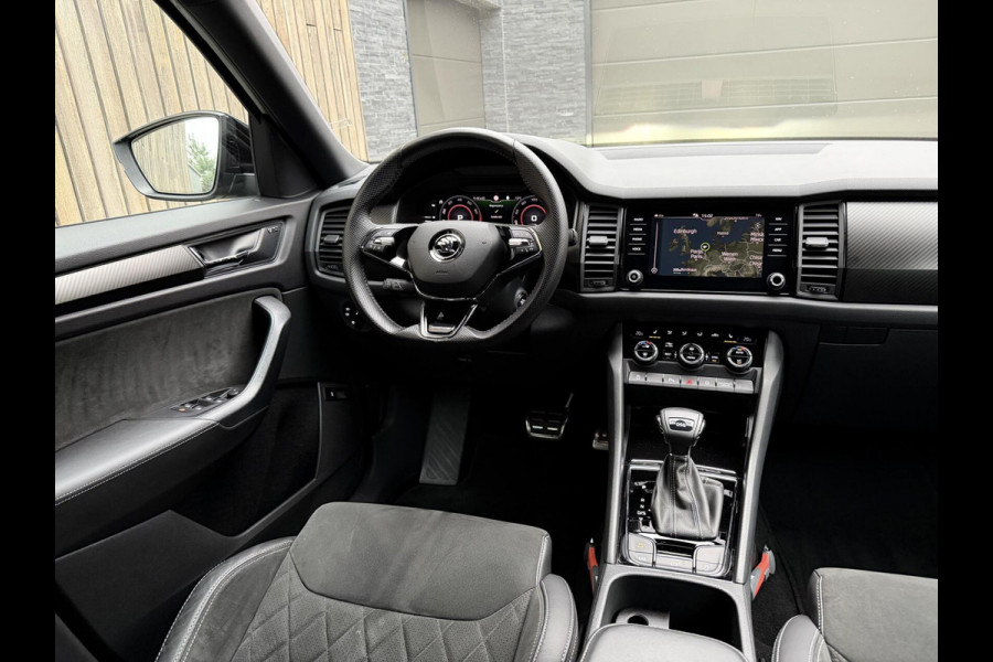 Škoda Kodiaq 1.5 TSI Sportline Automaat | Trekhaak uitklapbaar | Navigatiesysteem | Stoelverwarming | Stuurverwarming | Getint glas | Cruise