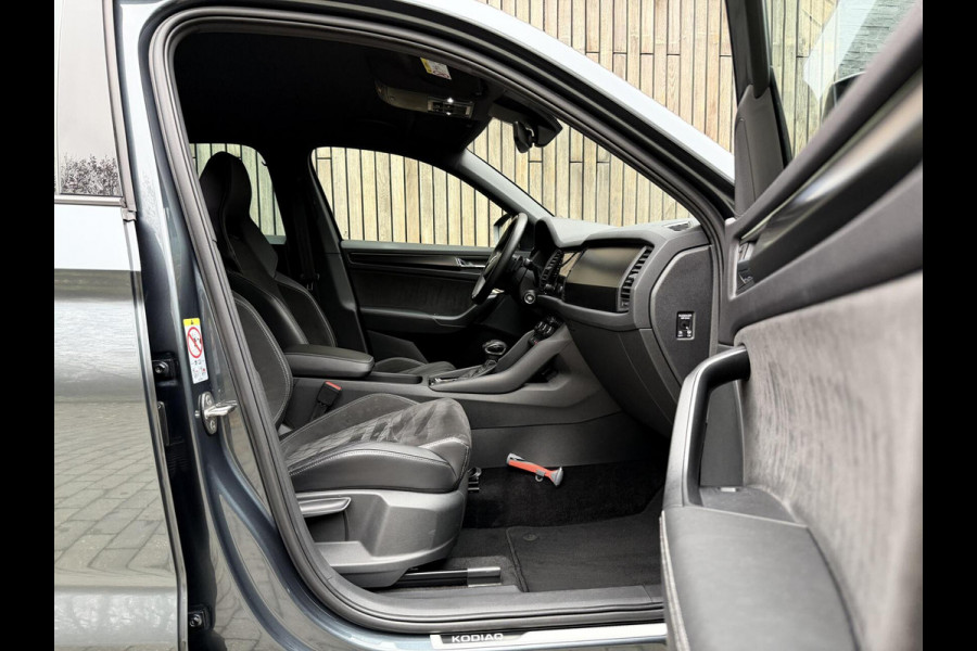 Škoda Kodiaq 1.5 TSI Sportline Automaat | Trekhaak uitklapbaar | Navigatiesysteem | Stoelverwarming | Stuurverwarming | Getint glas | Cruise