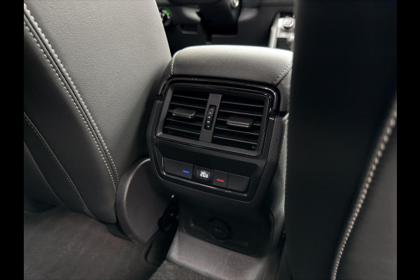 Škoda Kodiaq 1.5 TSI Sportline Automaat | Trekhaak uitklapbaar | Navigatiesysteem | Stoelverwarming | Stuurverwarming | Getint glas | Cruise