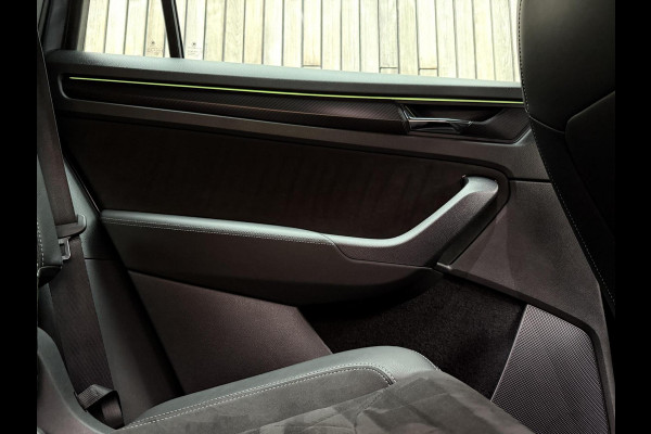 Škoda Kodiaq 1.5 TSI Sportline Automaat | Trekhaak uitklapbaar | Navigatiesysteem | Stoelverwarming | Stuurverwarming | Getint glas | Cruise