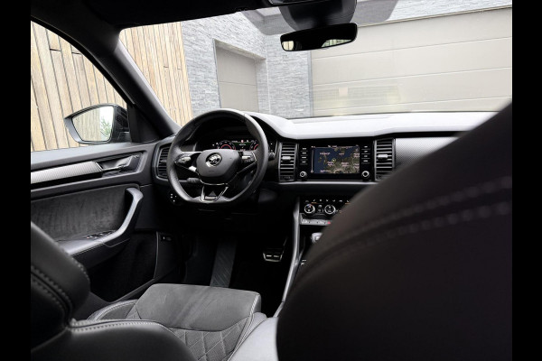 Škoda Kodiaq 1.5 TSI Sportline Automaat | Trekhaak uitklapbaar | Navigatiesysteem | Stoelverwarming | Stuurverwarming | Getint glas | Cruise
