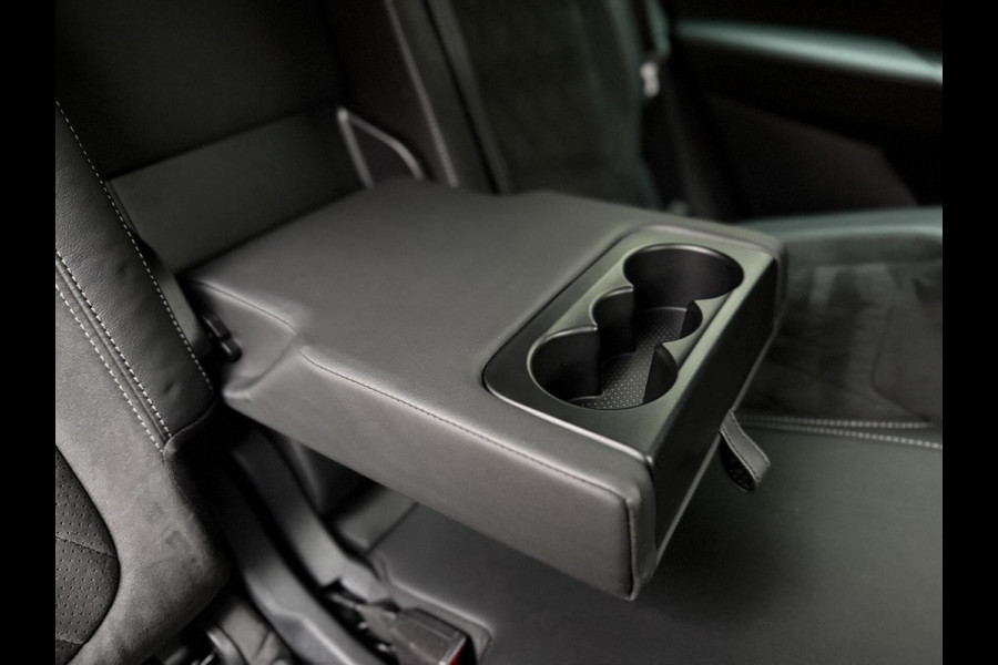 Škoda Kodiaq 1.5 TSI Sportline Automaat | Trekhaak uitklapbaar | Navigatiesysteem | Stoelverwarming | Stuurverwarming | Getint glas | Cruise