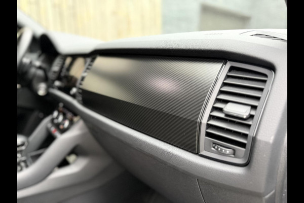 Škoda Kodiaq 1.5 TSI Sportline Automaat | Trekhaak uitklapbaar | Navigatiesysteem | Stoelverwarming | Stuurverwarming | Getint glas | Cruise