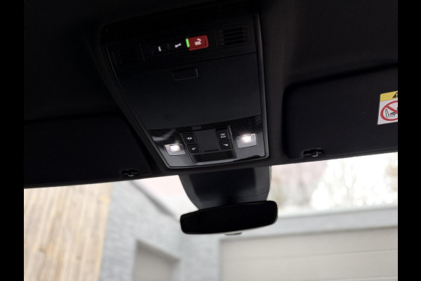 Škoda Kodiaq 1.5 TSI Sportline Automaat | Trekhaak uitklapbaar | Navigatiesysteem | Stoelverwarming | Stuurverwarming | Getint glas | Cruise