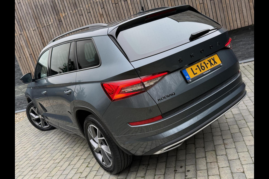 Škoda Kodiaq 1.5 TSI Sportline Automaat | Trekhaak uitklapbaar | Navigatiesysteem | Stoelverwarming | Stuurverwarming | Getint glas | Cruise