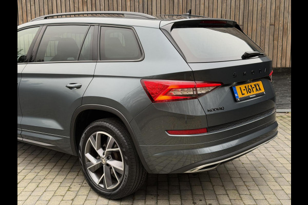 Škoda Kodiaq 1.5 TSI Sportline Automaat | Trekhaak uitklapbaar | Navigatiesysteem | Stoelverwarming | Stuurverwarming | Getint glas | Cruise